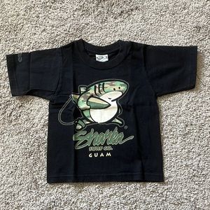 Crazy Shirts camo shark black t-shirt
